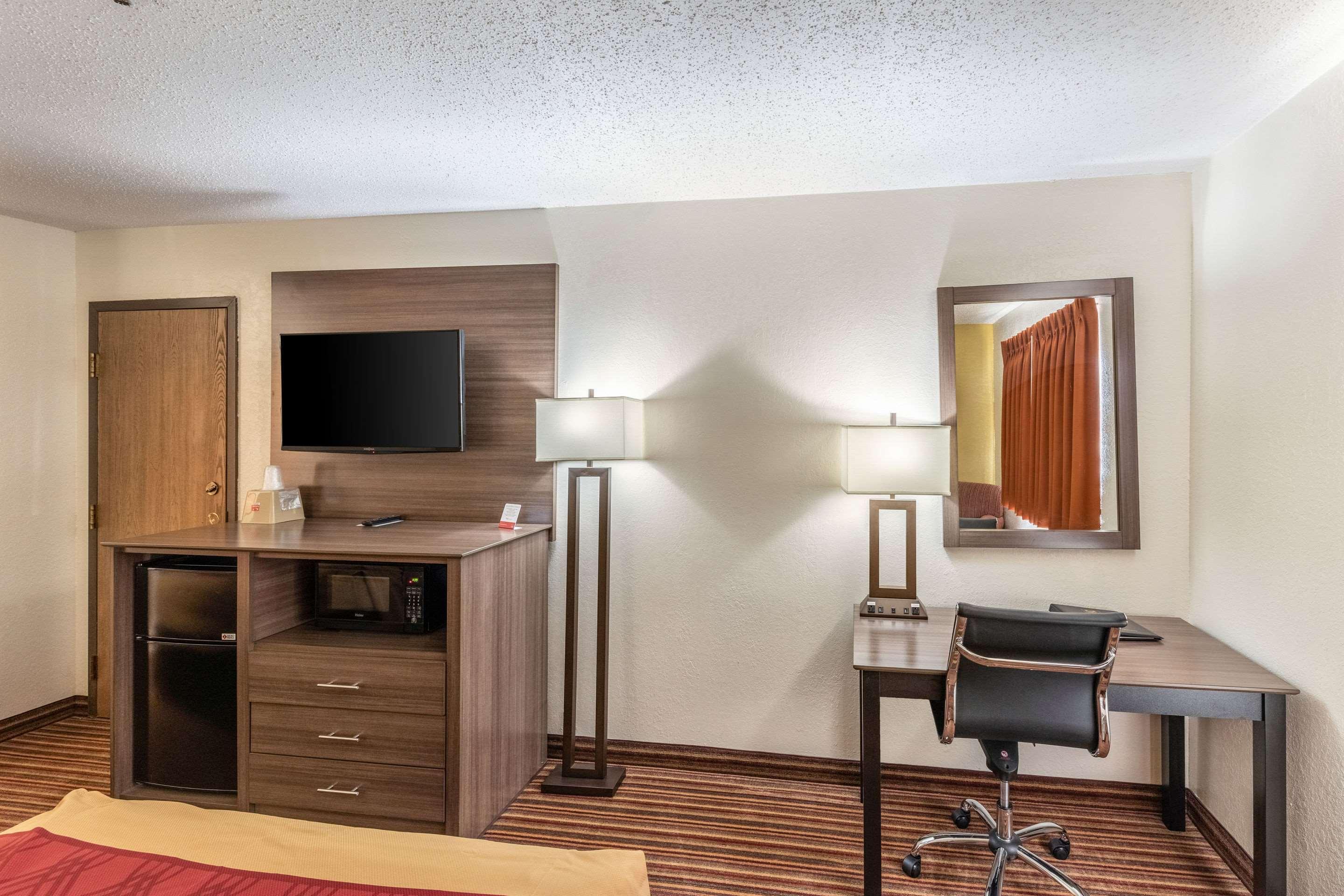 Econo Lodge Inn & Suites McKinney Exteriör bild