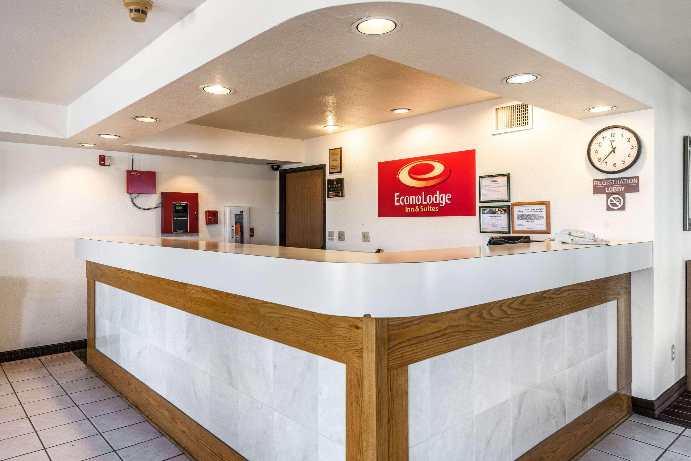 Econo Lodge Inn & Suites McKinney Exteriör bild