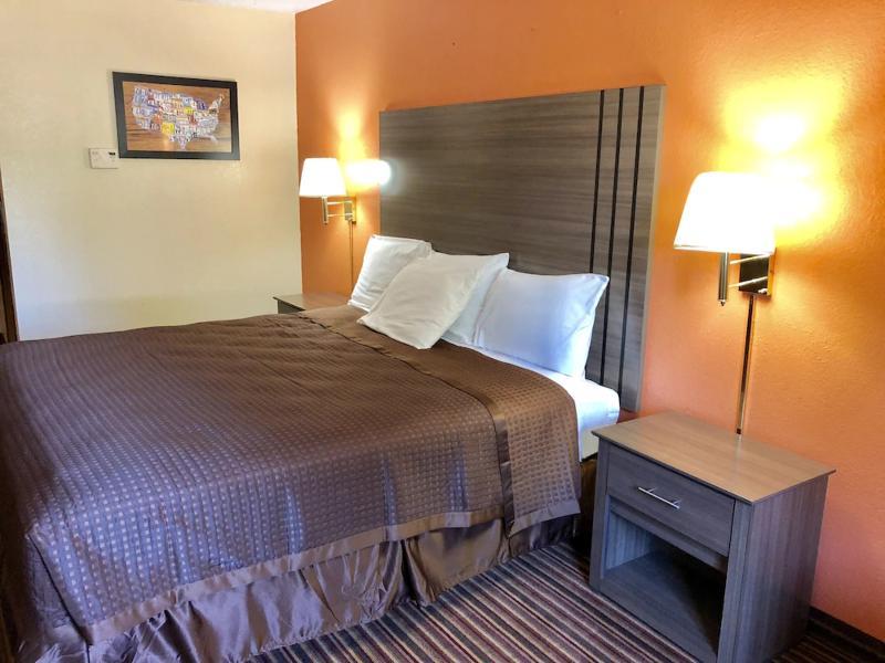 Econo Lodge Inn & Suites McKinney Exteriör bild